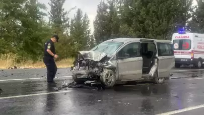 Yatağan-Milas karayolunda meydana gelen trafik kazasında 1 kişi hayatını kaybetti, 4 kişi de yaralandı.