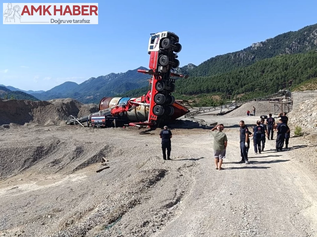 Feke'de taş kırma şantiyesinde vinç kaza yaptı: Operatör hayatını kaybetti.