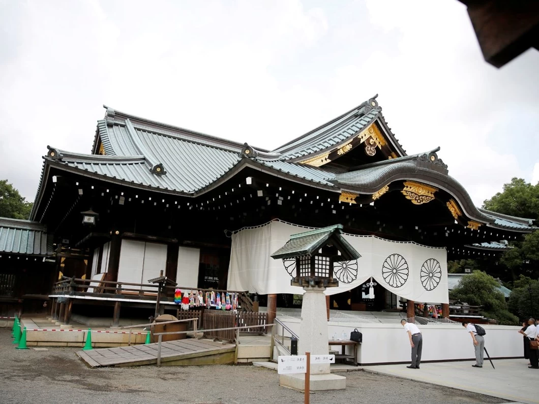 Çinli Vatandaş Japonya'da Yasukuni Tapınağı'na "Tuvalet" Yazdığı İçin Tutuklandı