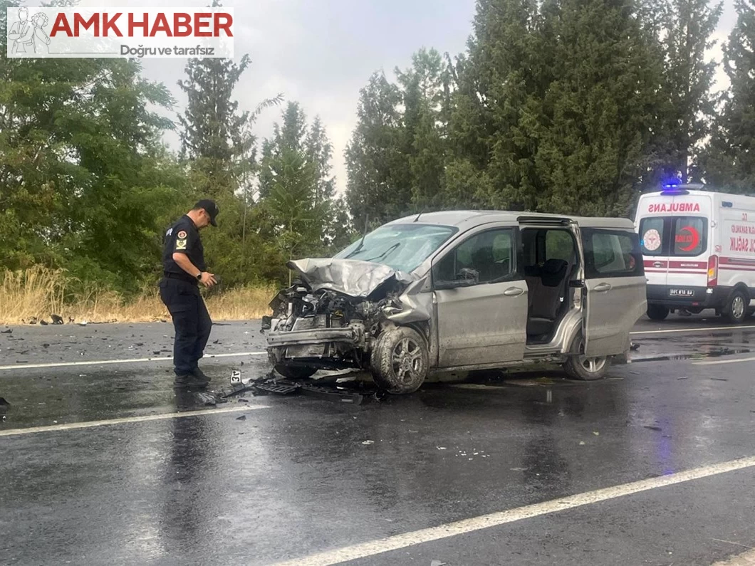 Yatağan-Milas karayolunda meydana gelen trafik kazasında 1 kişi hayatını kaybetti, 4 kişi de yaralandı.